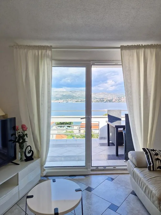 Luxury Apartments Silva With Sea View Okrug Gornji Aparthotel