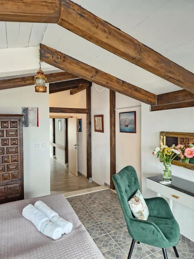 Aparthotel Luxury Apartments Silva With Sea View Okrug Gornji