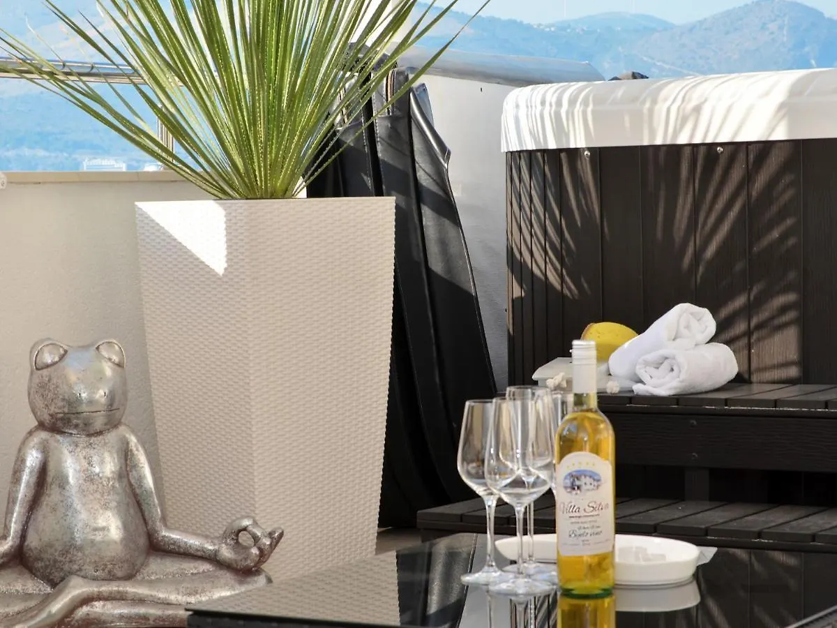 Aparthotel Luxury Apartments Silva With Sea View Okrug Gornji