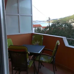 https://apartments-slava-seget-vranjica.hotels-in-trogir.com